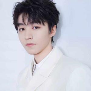 CEO Bùi Nhật Quang logo