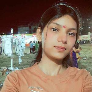 Prachi Pal logo
