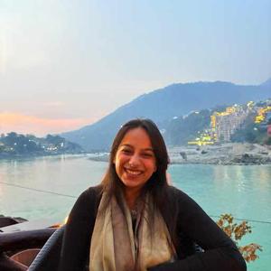 Aparna Sharma logo