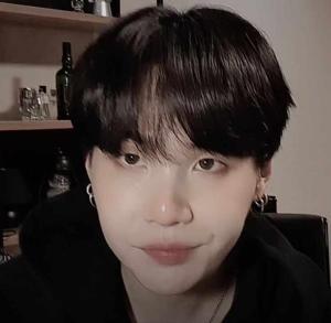 Yoonminkee  logo