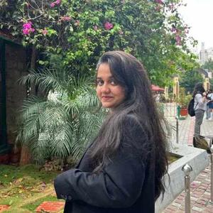 Lovely Sholanki logo