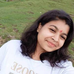 Priyanshi Jain logo