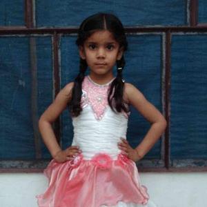 Parneet Kaur logo