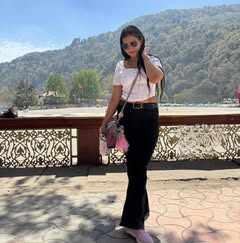 Swati Chaudhary logo