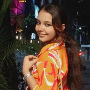 Kayenat Hussain logo