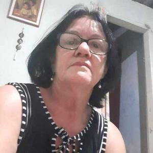 Danielle Kohler logo