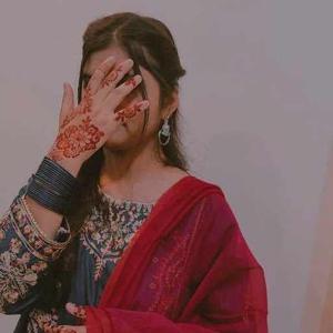 Sarah Khan logo