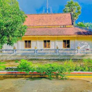 CHRÂY TASÔ Wat (វត្តជ្រៃតាសូរ) logo