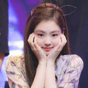 IU Lee ji un logo