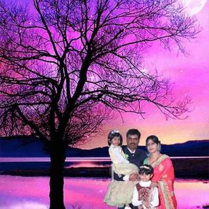 Manoj Dixit logo